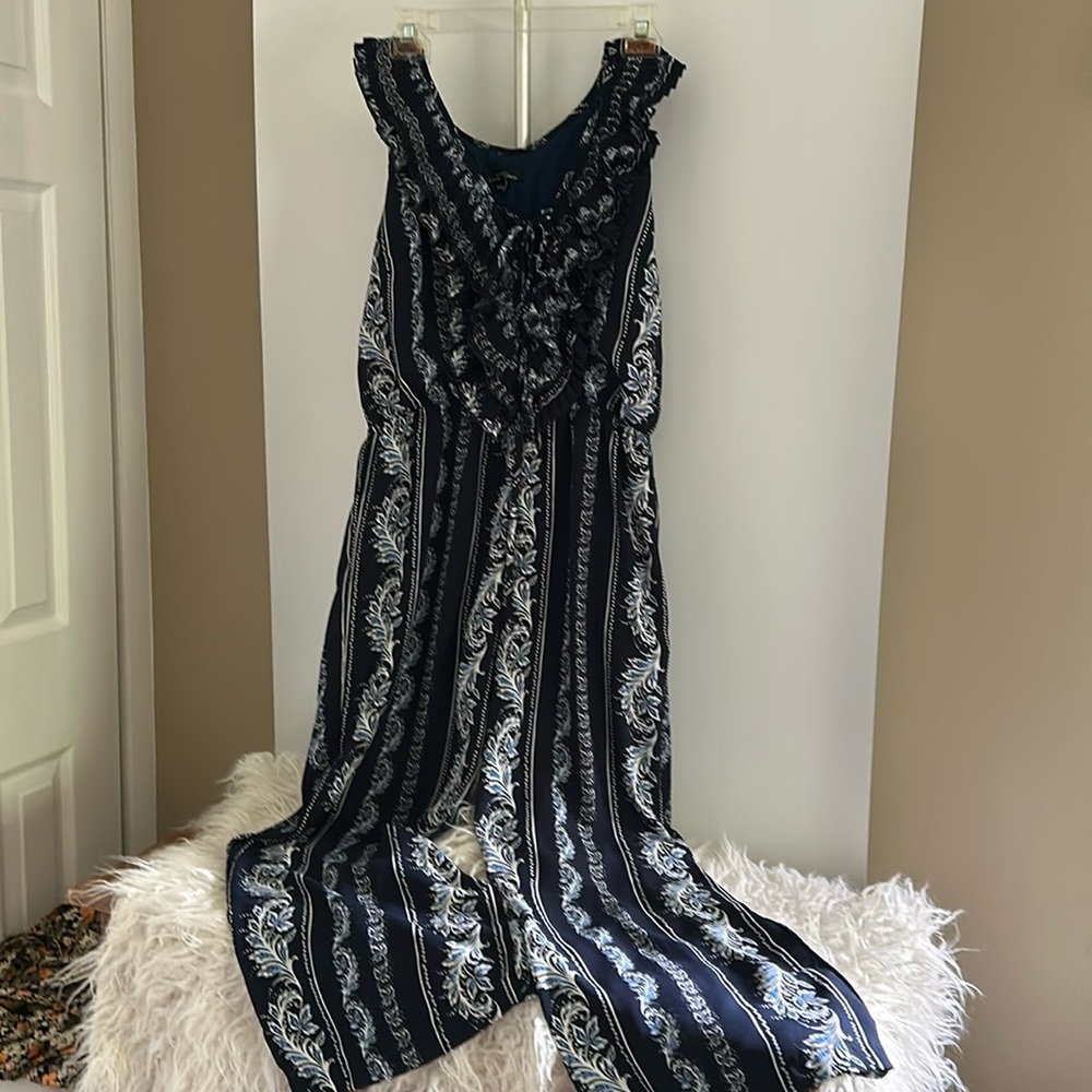 ROMEO & JULIET COUTURE DRESSY JUMPSUIT Size L